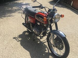 HONDA CB200 TRÈS BELLE