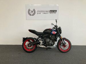 MOTO NEUVE: TRIUMPH TRIDENT 660 TRIPLE TRIBUTE