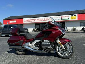 2018 HONDA GOLD WING TOUR CANDY ARDENT RED