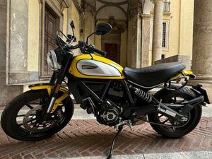 DUCATI SCRAMBLER ICON 800 GIALLO