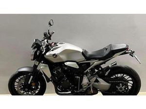 VENDO HONDA CB 1000 R (2021 - 25) USATA A BARI (CODICE 9743119) - MOTO.IT