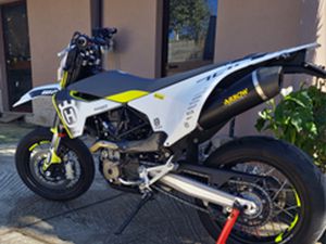 HUSQVARNA 701 SUPERMOTO