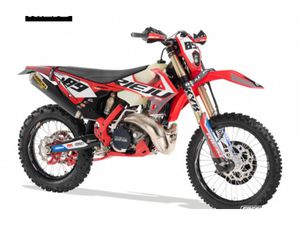 RIEJU RIEJU 300 SERIE LIMITÉE MR SIX DAYS ITALY 2021 2025 299 CM3 | MOTO ENDURO | 1 KM | BLANC | 63170 AUBIERE