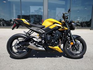 TRIUMPH STREET TRIPLE 765 RS