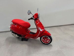 VESPA PRIMAVERA 50 E5+ RED CHRISMAS AKTION