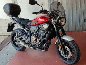 YAMAHA XSR 700 ROSSO