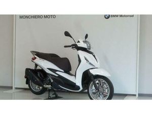 VENDO PIAGGIO BEVERLY 300 I.E. ABS-ASR (2016 - 20) USATA A ALBA (CODICE 9744024) - MOTO.IT