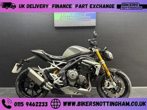 TRIUMPH SPEED TRIPLE 1050 RS