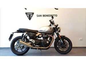 VENDO TRIUMPH SPEED TWIN 1200 (2025) USATA A PESCARA (CODICE 9748839) - MOTO.IT