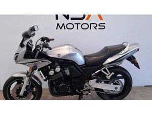 VENDO YAMAHA FZS 600 FAZER (2002 - 03) USATA A CASNIGO (CODICE 9750297) - MOTO.IT