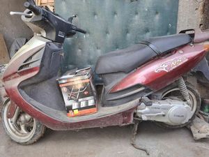 СКУТЕР DAELIM 125 NS С. МИЛКОВИЦА