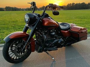 HARLEY-DAVIDSON ROAD KING SPECIAL J&H