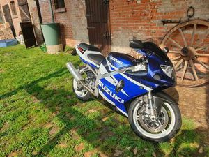 SUZUKI GSX-R 750