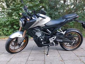 HONDA CBR 125 CC MIT NEU TÜV BIS 2027 MAI