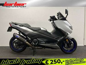 YAMAHA TMAX SX ZILVER