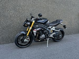 TRIUMPH SPEED TRIPLE 1200 RS