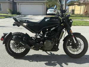 2023 HUSQVARNA SVARTPILEN 401