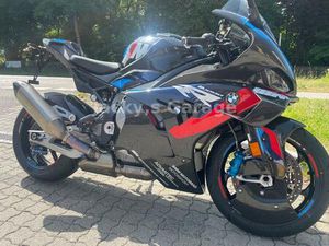 BMW M1000RR
