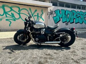 TRIUMPH BONNEVILLE BOBBER CHROME (ED. ESPECIAL) SESIMBRA