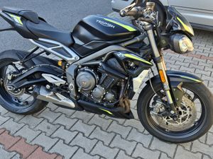 TRIUMPH STREET TRIPLE RS