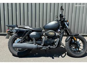 HYOSUNG GV 125 BOBBER MODÈLE 2022