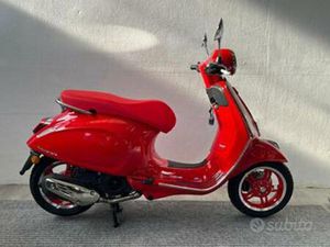 VESPA PRIMAVERA 125 RED