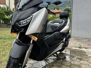 YAMAHA X-MAX 125