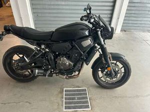 YAMAHA XSR 700 NERO