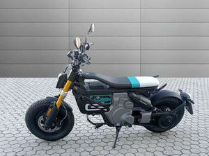 BMW CE 02