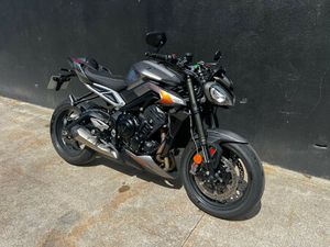 TRIUMPH STREET TRIPLE 765 RS