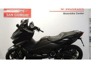 VENDO YAMAHA T-MAX 560 (2020 - 21) USATA A SAN GIORGIO CANAVESE (CODICE 9768163) - MOTO.IT
