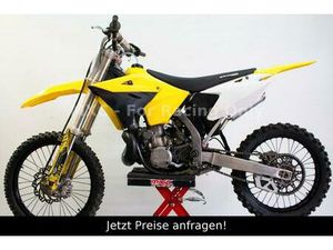 SUZUKI RM250 2002 - MOTOR NEU REVIDIERT!