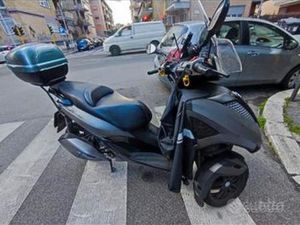 MP3 300 YOURBAN GRIGIO METAL