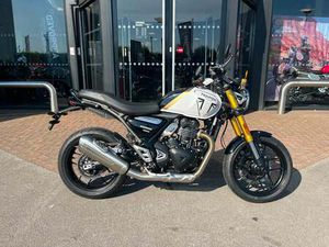 NEW TRIUMPH SPEED 400 FOR SALE IN CHESTERFIELD