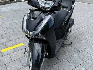 HONDA SH125AD INKL. NEUER BATTERIE CANTON NIDWALD -