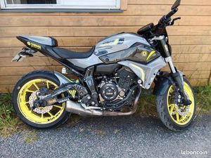 MT07 2017 NIGHT FLUO A2