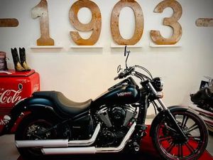 KAWASAKI VULCAN 900 CUSTOM SPECIAL EDITION ENDAST 266 MIL • 2011