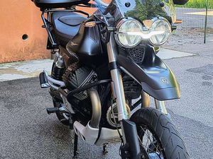 MOTO GUZZI V 85 TT NERO