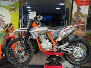 LA MOTOCROSS HIGHPER 200 CC