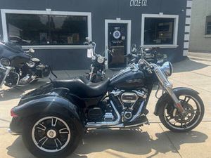 2017 HARLEY-DAVIDSON FREEWHEELER FLRT