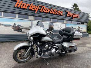 HARLEY-DAVIDSON ULTRA CLASSIC FLHTCU 100TH ANV