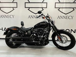 HARLEY DAVIDSON SOFTAIL STREET BOB 1745