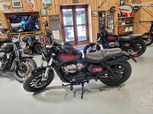 HYOSUNG 125 BOBBER GV125 S-EVO - BLACK RED DESTOCKAGE