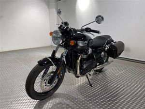 TRIUMPH BONNEVILLE T100