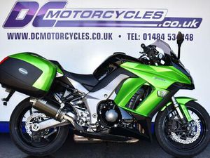 KAWASAKI Z1000 SX VERY NICE SPORTS TOURER, LIGHTWEIGHT AND VERY COMFORTABLE KAWASAKI COLOUR CODED PANNIERS 1043 CC