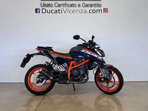 KTM 390 DUKE MY 2024 ARANCIONE