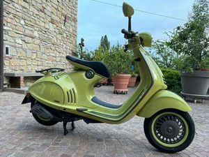 VESPA 946 BUNNY