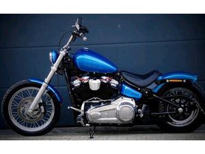 HARLEY DAVIDSON SOFTAIL STREET BOB M 8 CUSTOMBIKE