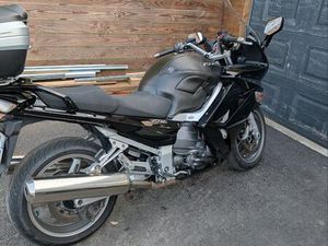 FJR 13000 NOIR 2011