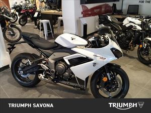 TRIUMPH DAYTONA 660